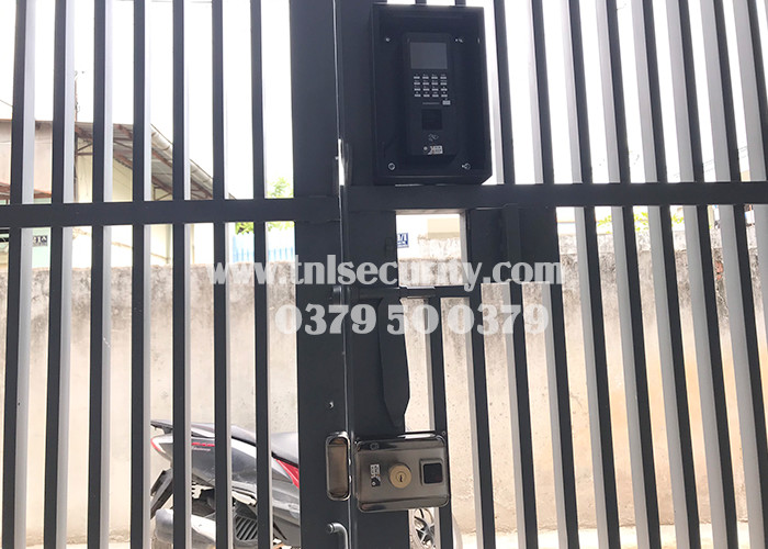 Lap-dat-khoa-cong-van-tay-cho-nha-tro-o-Duong-Dinh-Hoi-quan-9